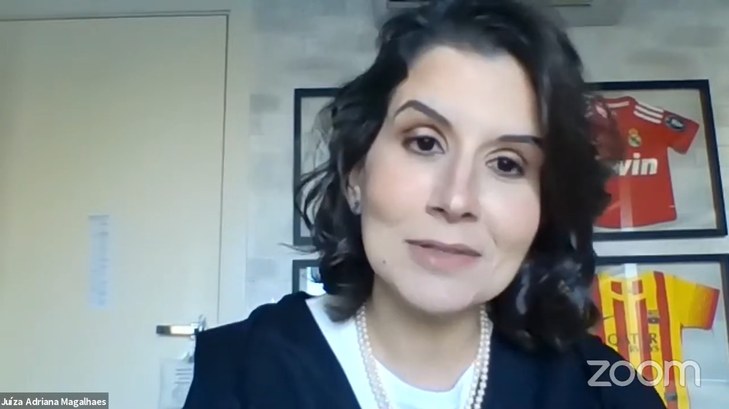 Adriana Magalhães Adriana Magalhães