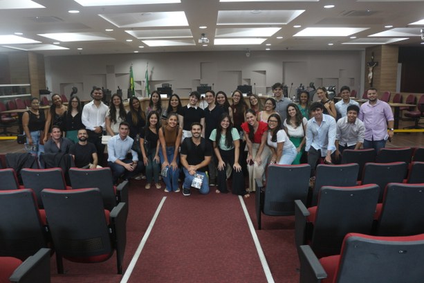 Universitários conheceram as dependências do local e conheceram o funcionamento da Justiça Eleit...