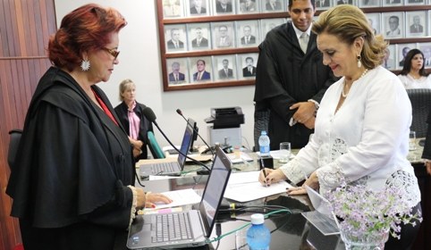 Berenice Capuxu toma posse na Corte eleitoral norte-rio-grandense 