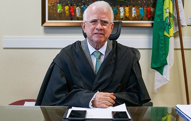 Desembargador Gilson Barbosa completa 39 anos dedicados à magistratura Desembargador Gilson Barbosa completa 39 anos dedicados à magistratura