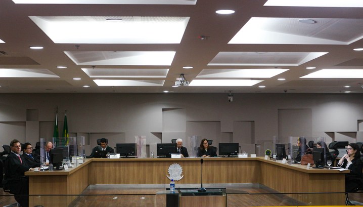 Entre os assuntos em pauta na sessão estavam prestação de contas de partido político e desfiliaç...