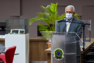 Presidente do TRE-RN, desembargador Gilson Barbosa, encerrando o evento Prata da Casa, que foi f...