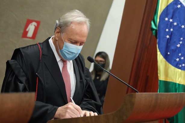 Presidente do TRE-RN acompanha cerimônia de posse ministro Ricardo Lewandowski
Presidente do TRE-RN acompanha cerimônia de posse ministro Ricardo Lewandowski