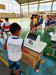 23 urnas eletrônicas foram fornecidas pela EJE para a realização das eleições dos alunos do ensi...