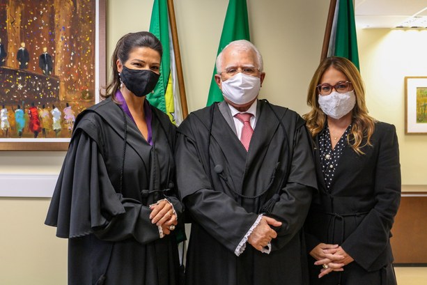 TRE: Érika Paiva toma posse na Corte e Ticiana Nobre assume suplência