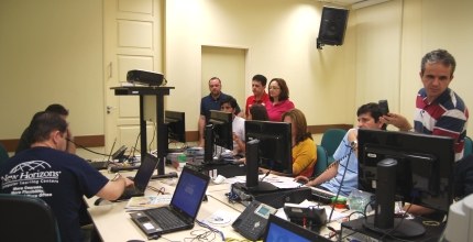 TRE/RN Simulado Nacional 18-08-2012 Equipe da Secretaria de Tecnologia da Informação TRE/RN Simulado Nacional 18-08-2012 Equipe da Secretaria de Tecnologia da Informação no Centro d...