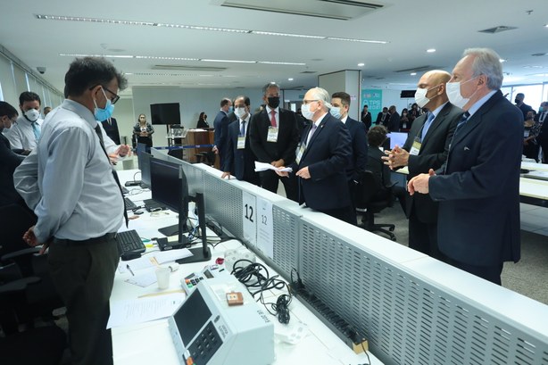 Objetivo foi verificar se foram realizados os aprimoramentos necessários para reforçar a confiab...