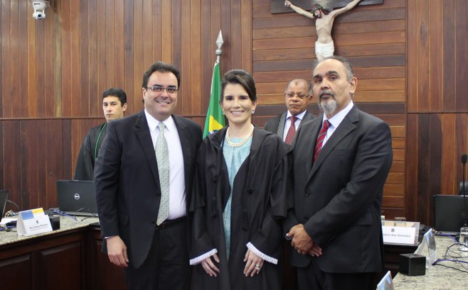 Adriana Cavalcanti Magalhães toma posse como membro suplente da corte do TRE-RN