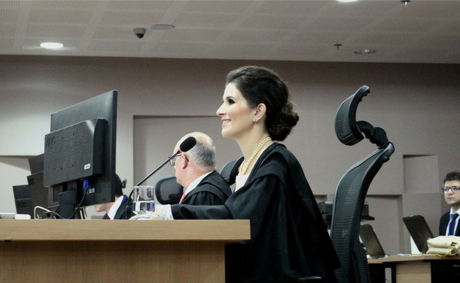 Adriana Magalhães é empossada juíza titular do TRE-RN