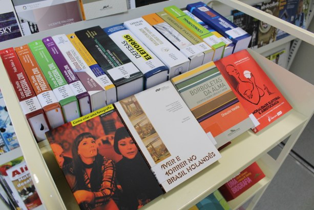 Biblioteca do TRE-RN adquire 184 novos livros Biblioteca do TRE-RN adquire 184 novos livros