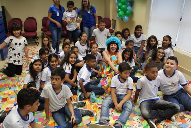 Crianças e livros no TRE-RN contam uma história de felicidade 