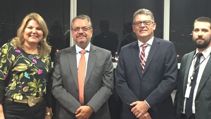 Diretora-geral participa de reunião no TSE para tratar do rezoneamento e de assuntos administrativos Diretora-geral participa de reunião no TSE para tratar do rezoneamento e de assuntos administrat...