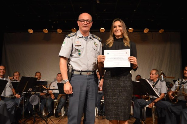 Procuradora Regional Eleitoral recebe homenagem da PM em reconhecimento ao trabalho nas Eleições 2018 Procuradora Regional Eleitoral recebe homenagem da PM em reconhecimento ao trabalho nas Eleições...