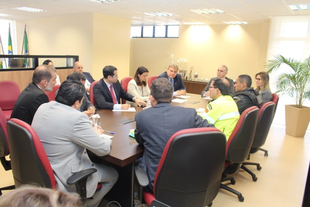 TRE-RN e advogados dos candidatos definem procedimentos para a eleição de domingo De maneira consensual, foram definidos assuntos como delimitação de áreas a serem ocupadas no di...