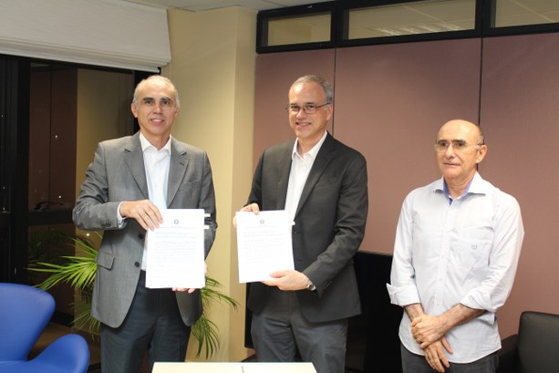 TRE-RN e UFRN assinam termo para abertura de Programa de Pós-graduação em TI TRE-RN e UFRN assinam termo para abertura de Programa de Pós-graduação em TI