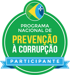 A imagem é um selo em formato circular com um fundo verde. No topo, há uma parte do mapa do Bras...