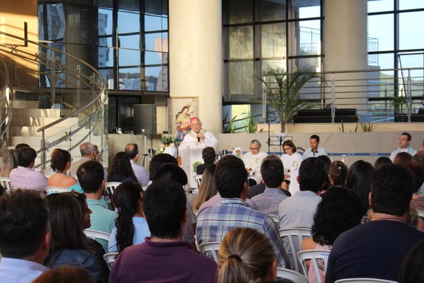 TRE/RN recebe imagem peregrina de Nossa Senhora da Apresentação Servidores, Magistrados e terceirizados do TRE-RN receberam na tarde desta sexta-feira (19) a im...