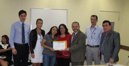 TRE/RN Relatório do cumprimento das metas do CNJ para 2011 Na foto, membros do Comitê Gestor das Metas do CNJ (COGEM) e chefe de cartório na reunião de apr...