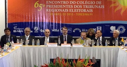 TRE-SP - 65º Colégio de Presidentes dos TREs 65ª reunião do Colégio de Presidentes dos Tribunais Regionais Eleitorais, realizada aos 17/04 em...