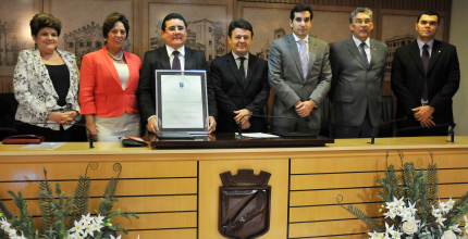 TRERN_solenidade de entrega titulo natalense Imagem da mesa de autoridades da solenidade de entrega de titulo de cidadão natalense ao des. sa...