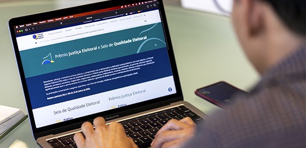 TSE realiza cerimônia de entrega do Prêmio Justiça Eleitoral e Selo de Qualidade na quarta-feira (10) Profissionais interessados em cobrir o evento devem se credenciar até as 9h de quarta por meio d...